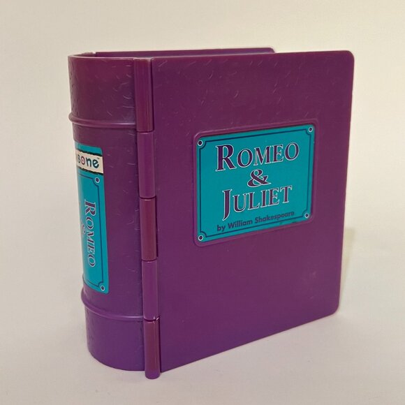 Romeo and Juliet Book Play Set William Shakespeare 1996 Big Feats Entertainment - Picture 2 of 7